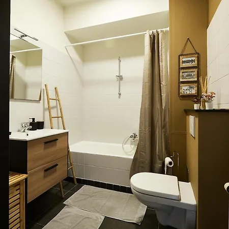 Apartamento 2 Chambres-balcon-salle De Bain *